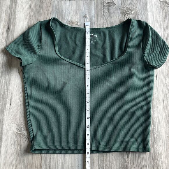 Hollister Seamless Ribbed Swoop Neck Short Sleeved Shirt Size Green Medium - Picture 7 of 9